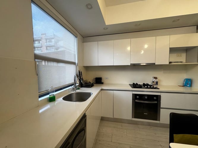Apartamento de 2 alcobas en arriendo en Chicó Navarra, Bogotá, 82 m² · foto 5 de 24