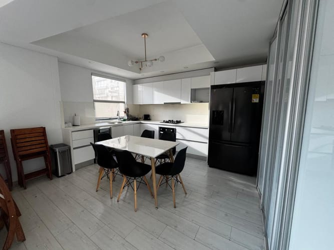 Apartamento de 2 alcobas en arriendo en Chicó Navarra, Bogotá, 82 m² · foto 8 de 24