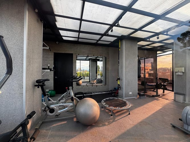 Apartamento de 2 alcobas en arriendo en Chicó Navarra, Bogotá, 82 m² · foto 23 de 24