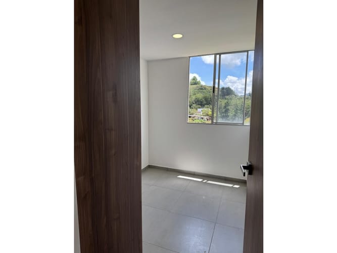 Apartamento de 3 alcobas en venta en La Milagrosa, La Ceja, 67 m² · foto 12 de 24