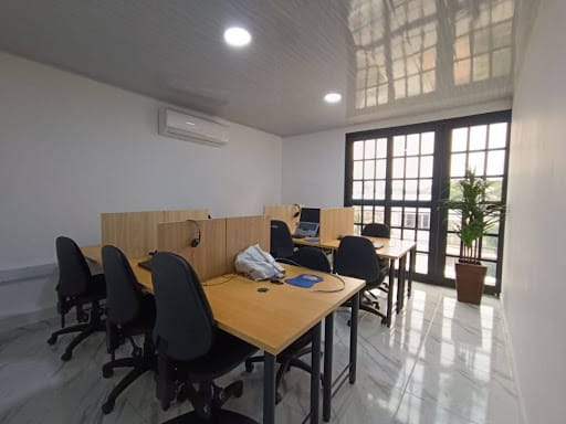 Casa de 11 alcobas en venta en La Flora, Cali, 698 m² · foto 18 de 24