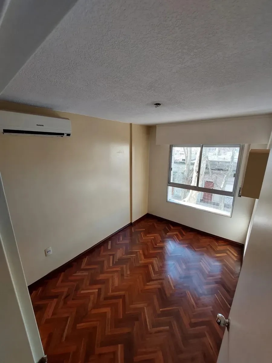 Alquiler apartamento tres dormitorios en tres cruces · Foto 2