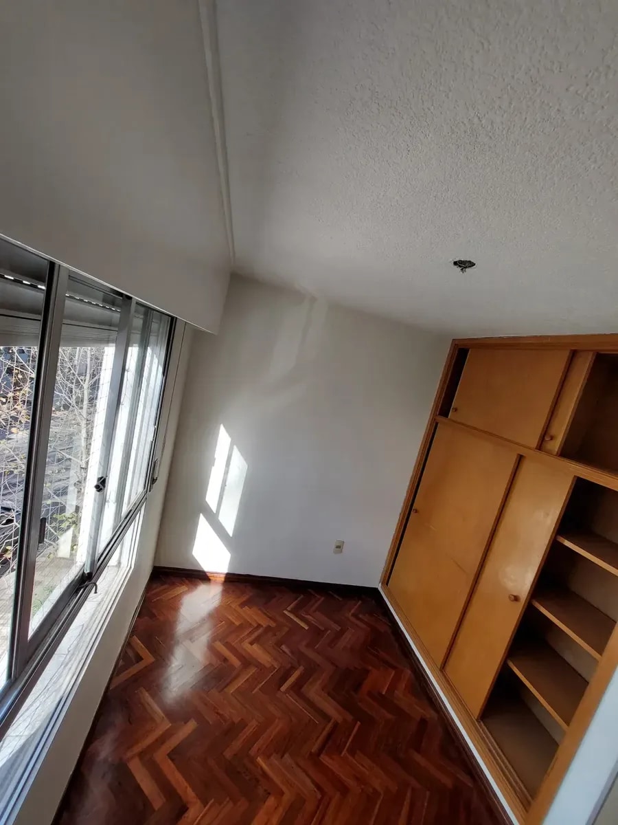Alquiler apartamento tres dormitorios en tres cruces · Foto 3