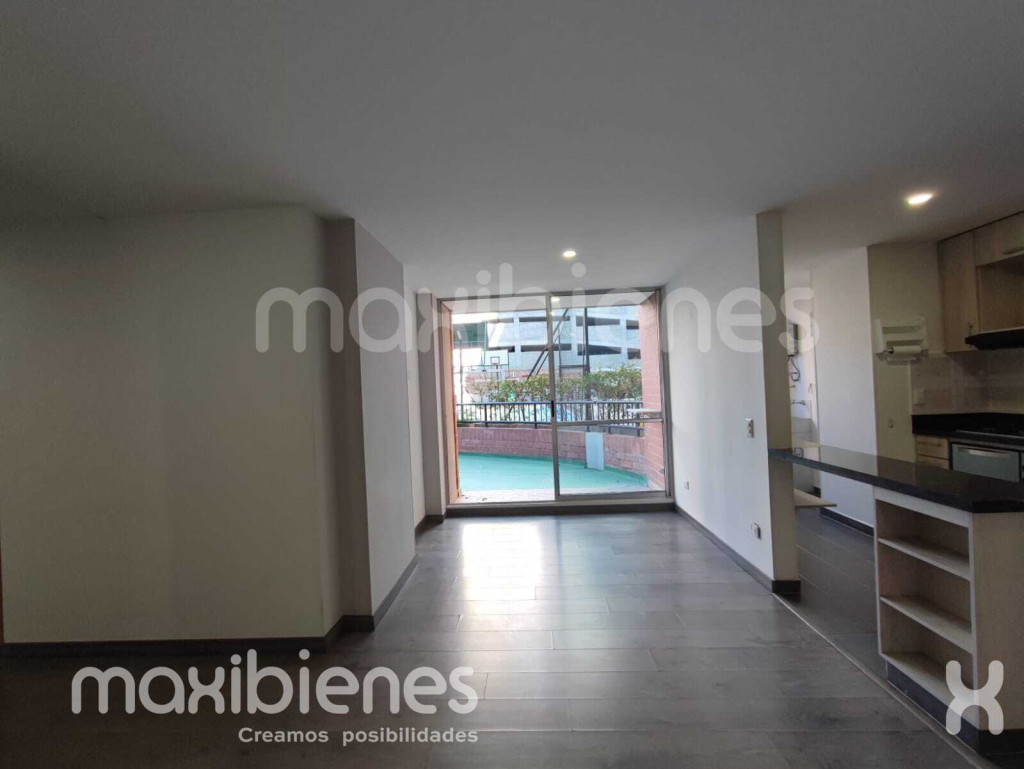 Apartamento en arriendo en Los Colores, Medellín · foto 4 de 13