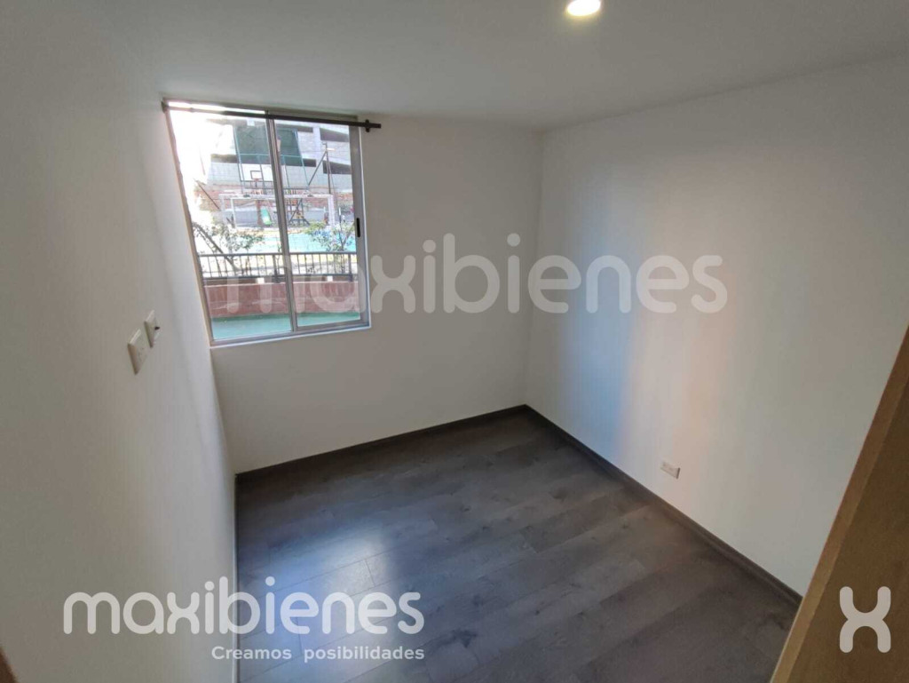 Apartamento en arriendo en Los Colores, Medellín · foto 7 de 13