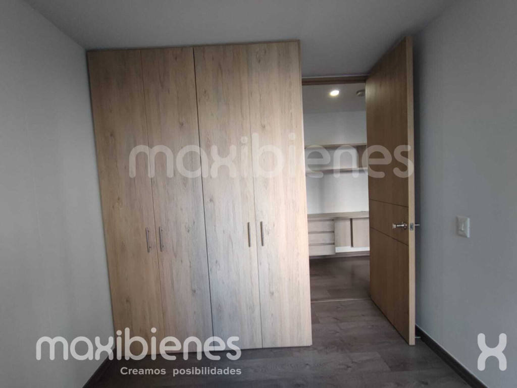Apartamento en arriendo en Los Colores, Medellín · foto 10 de 13