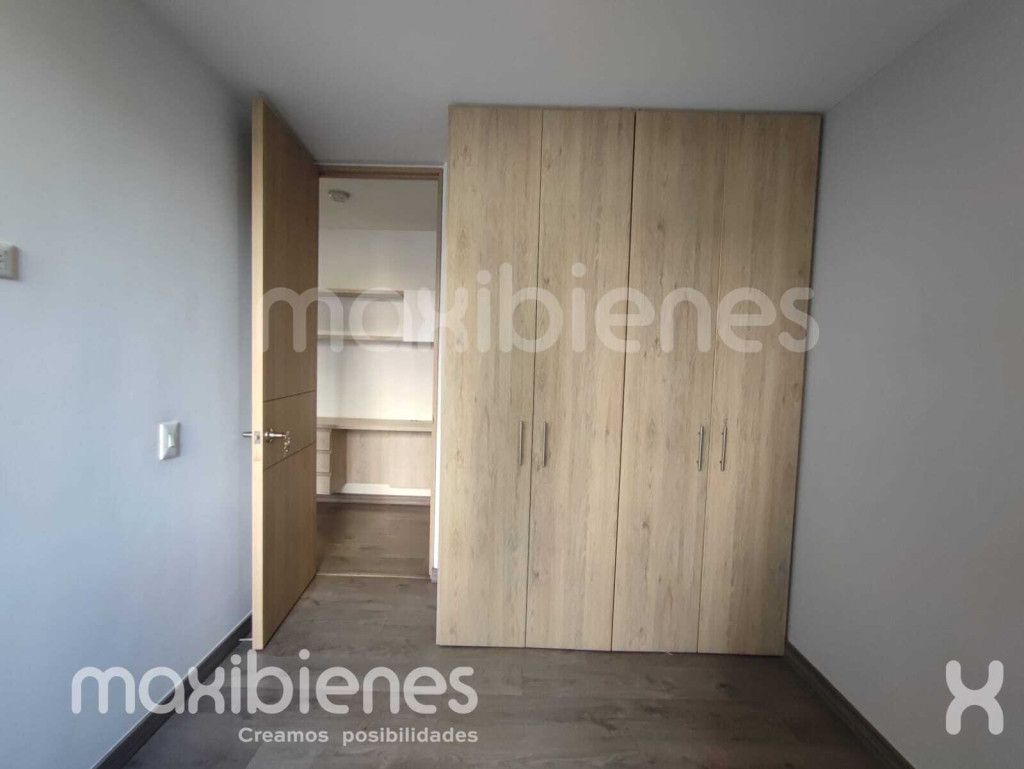 Apartamento en arriendo en Los Colores, Medellín · foto 11 de 13