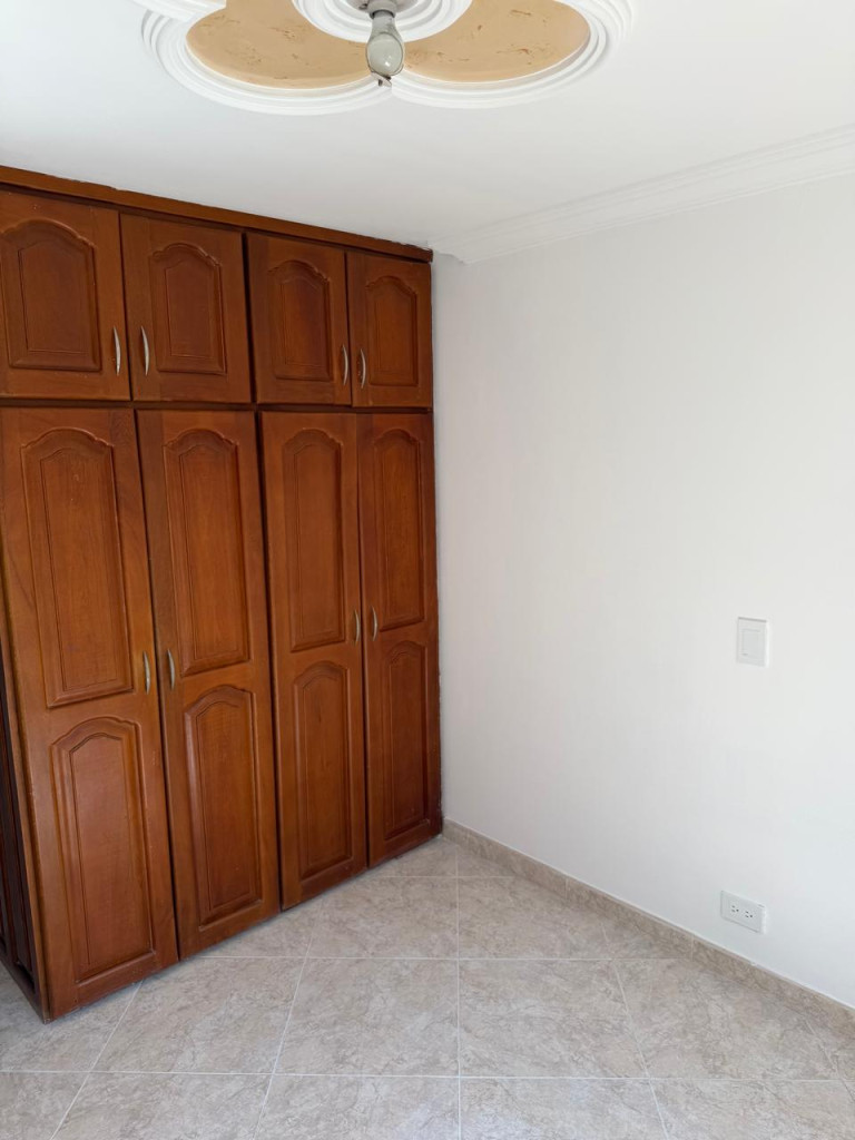 Apartamento en arriendo en Los Colores, Medellín · foto 8 de 12