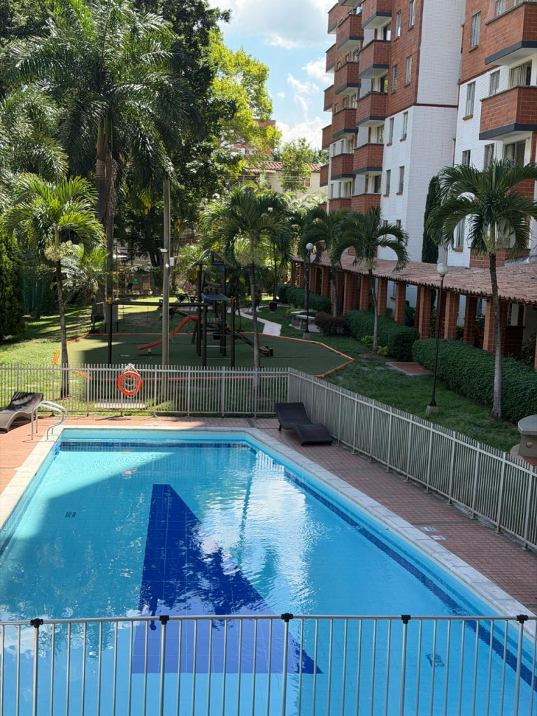 Apartamento en arriendo en Los Colores, Medellín · foto 12 de 12