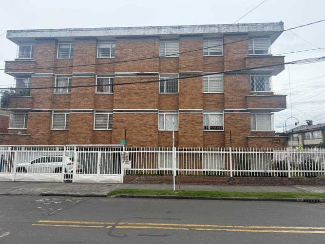 Apartamento en venta en Galerias, Bogotá · foto 2 de 13