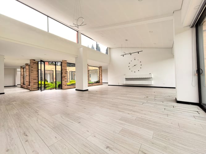Casa de 7 alcobas en venta en Cota · foto 3 de 24