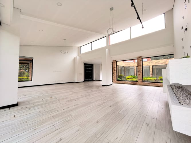 Casa de 7 alcobas en venta en Cota · foto 4 de 24