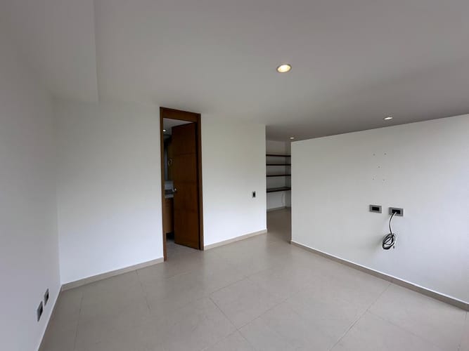 Apartamento de 1 alcoba en venta en El Poblado, Medellín, 57 m² · foto 10 de 15