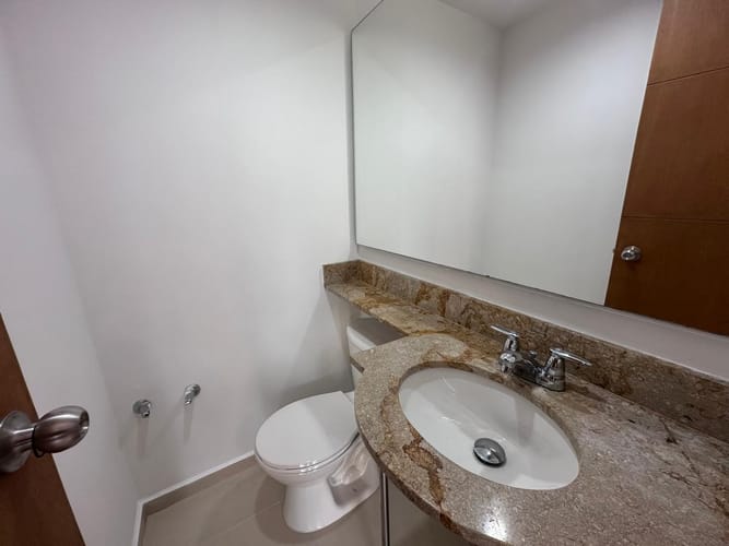 Apartamento de 1 alcoba en venta en El Poblado, Medellín, 57 m² · foto 14 de 15