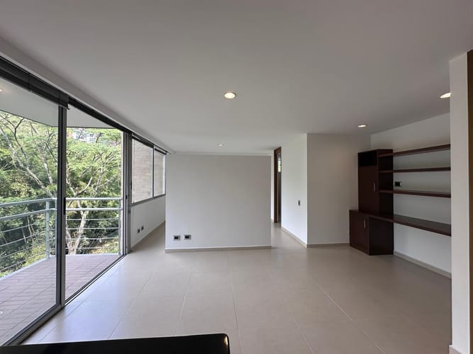 Apartamento de 1 alcoba en venta en El Poblado, Medellín, 57 m² · foto 4 de 15