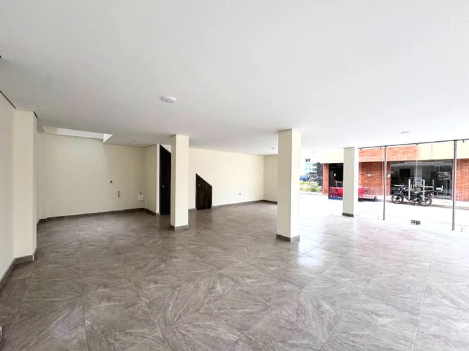 Edificio en venta en Centro, Zipaquirá, 257 m² · foto 2 de 24