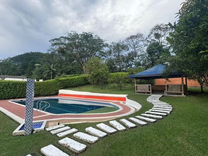 Casa de 4 alcobas en arriendo en Galicia, Pereira, 280 m² · foto 2 de 17