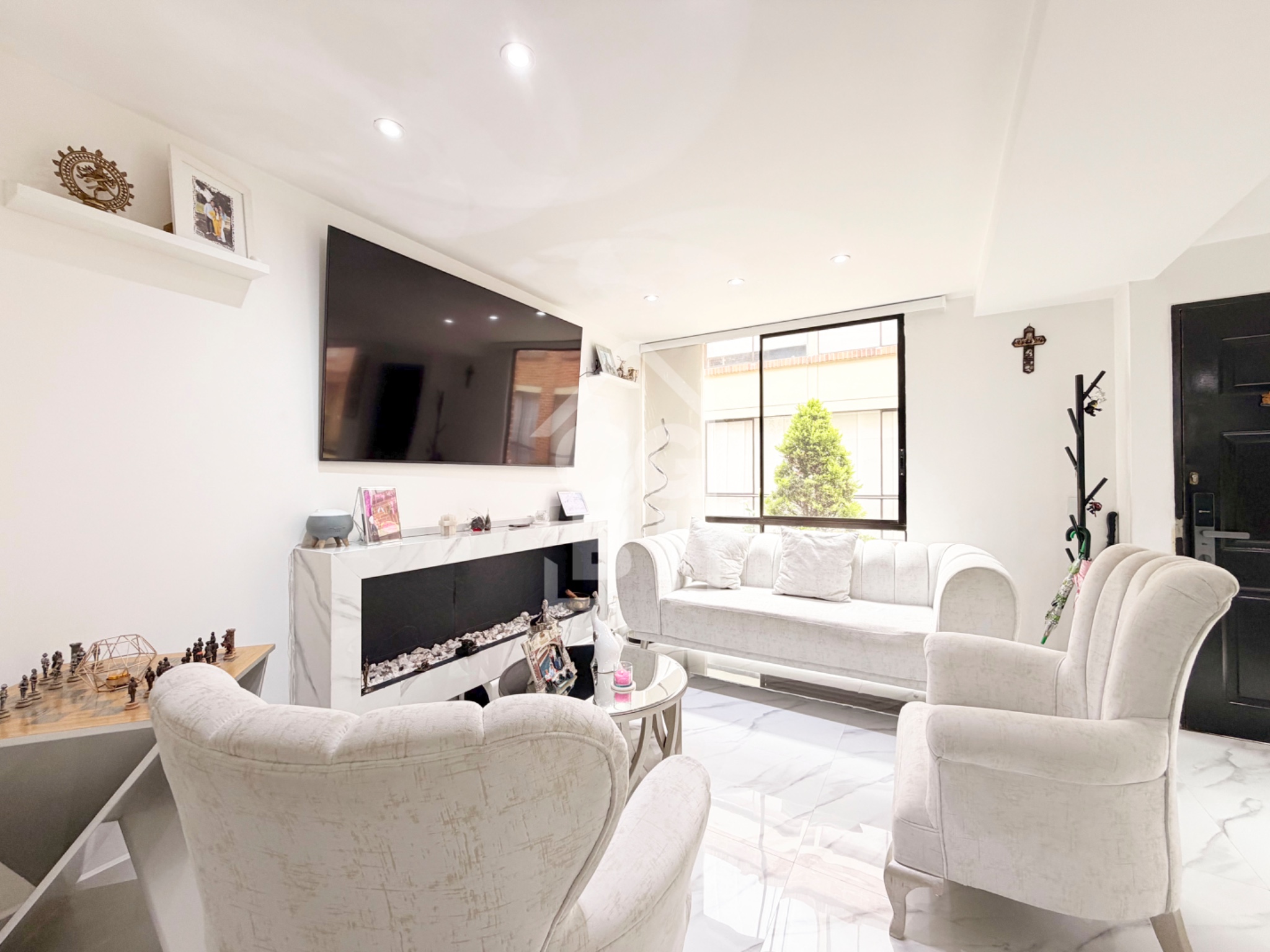 Casa en venta en Mazuren, Bogotá · foto 2 de 24