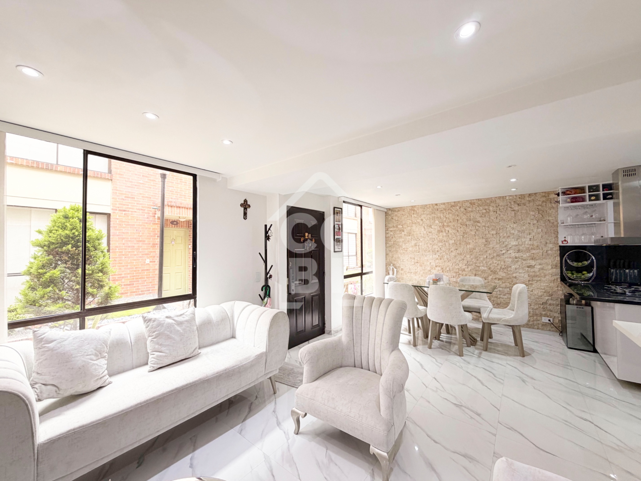 Casa en venta en Mazuren, Bogotá · foto 3 de 24