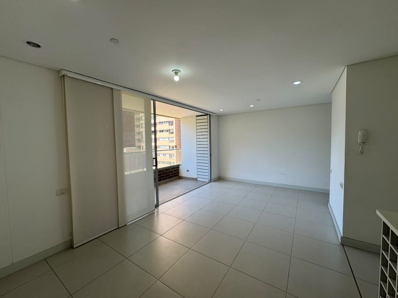 Apartamento en arriendo en Loma Del Esmeraldal, Envigado · foto 2 de 14
