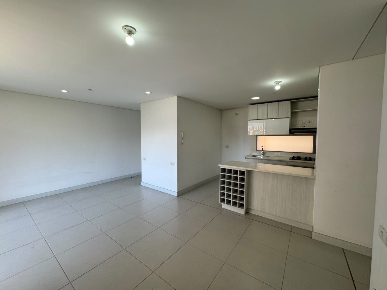 Apartamento en arriendo en Loma Del Esmeraldal, Envigado · foto 3 de 14