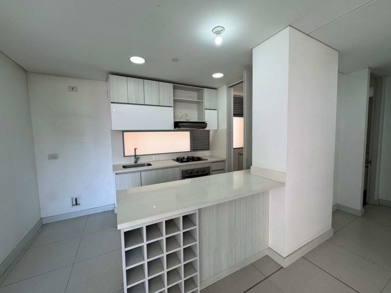Apartamento en arriendo en Loma Del Esmeraldal, Envigado · foto 5 de 14