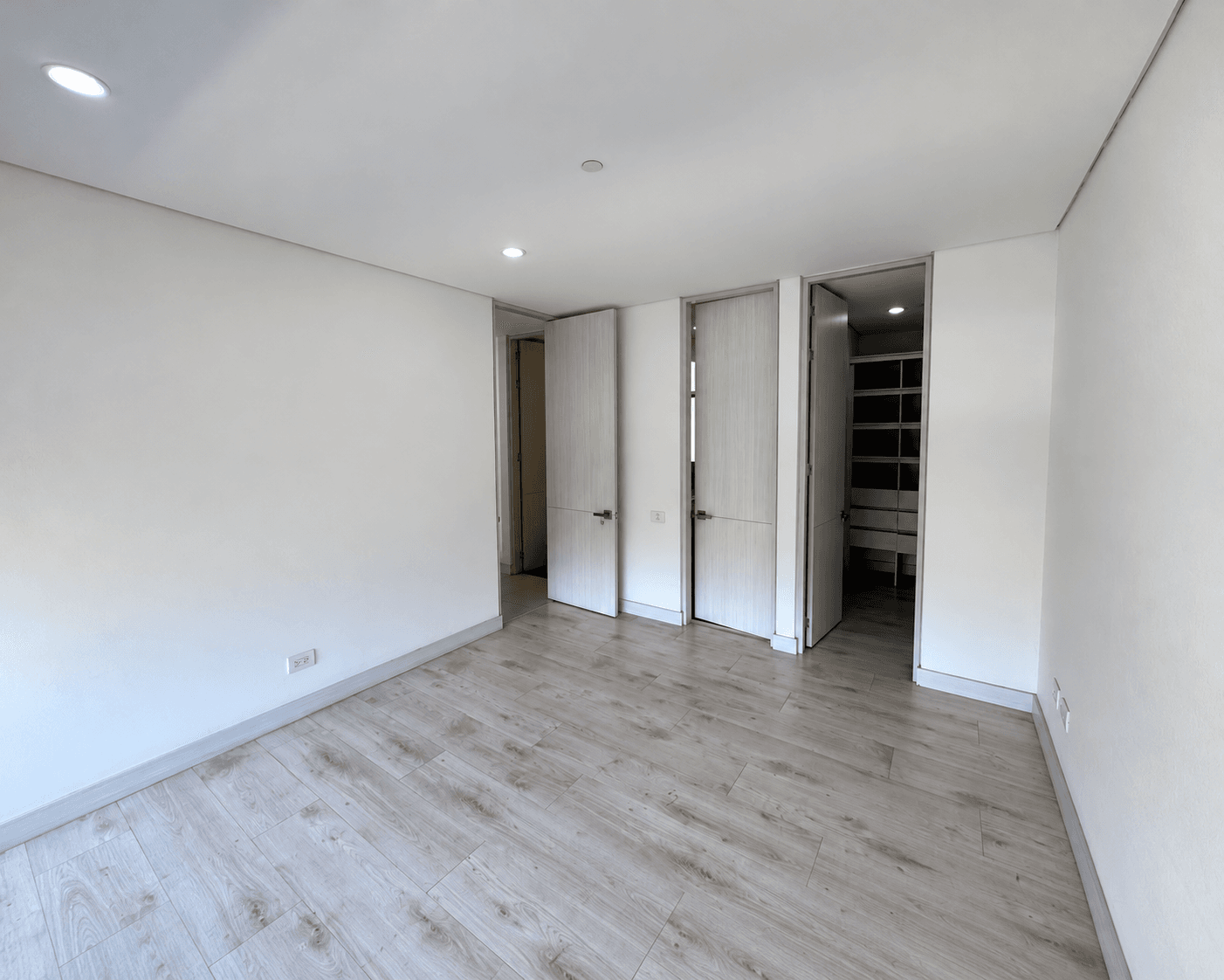 Apartamento en arriendo en Loma Del Esmeraldal, Envigado · foto 7 de 14