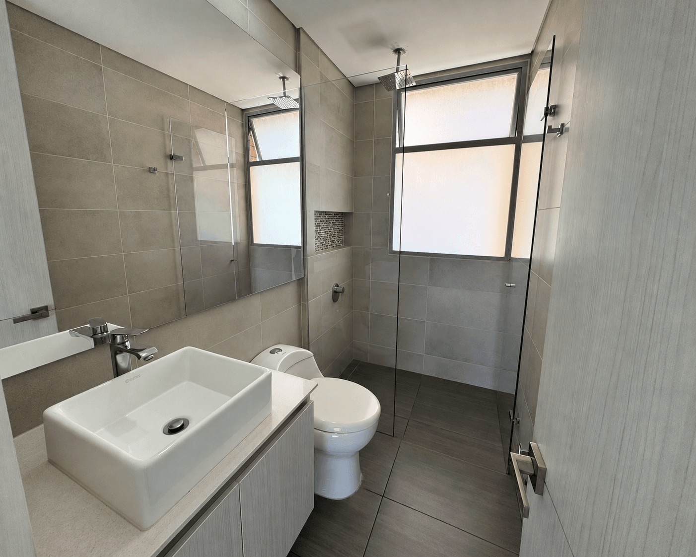 Apartamento en arriendo en Loma Del Esmeraldal, Envigado · foto 11 de 14