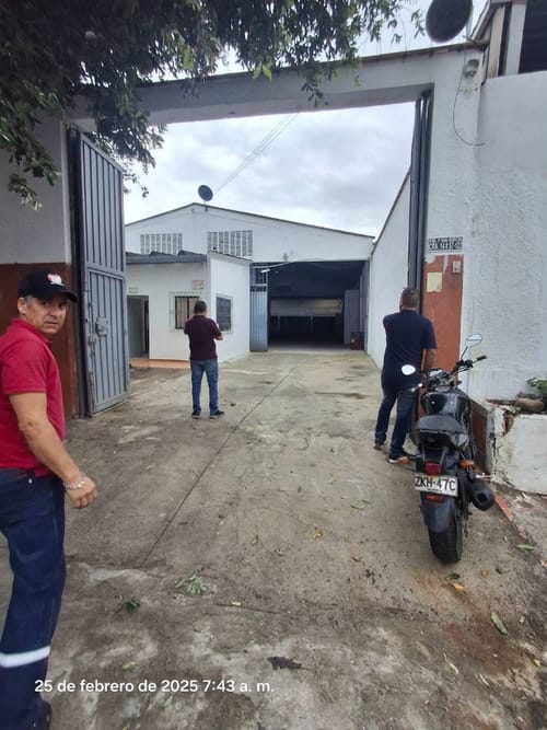 Bodega en arriendo en Ub. Vegas De Villamizar, Girón, 1000 m² · foto 3 de 24