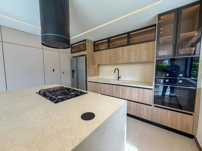Casa de 5 alcobas en venta en Ruitoque Condominio, Piedecuesta, 300 m² · foto 2 de 24