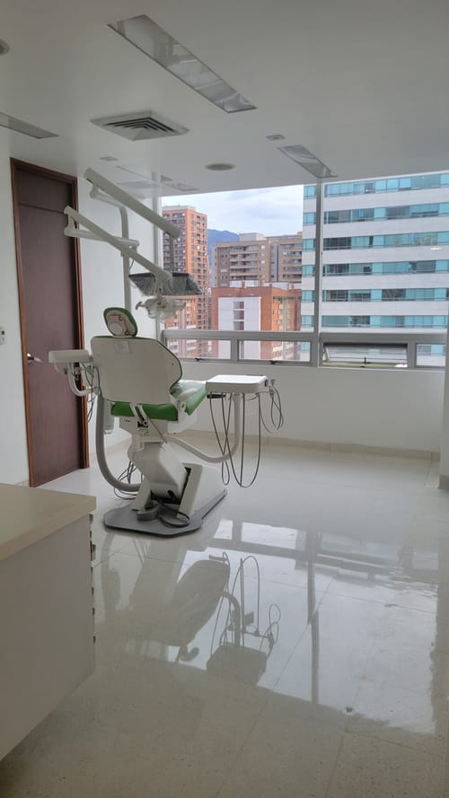 Consultorio en venta en Ciudad Del Río, Medellín, 33 m² · foto 2 de 11