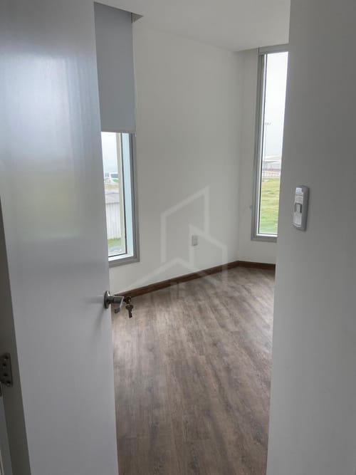 Alquiler Apartamento Nuevo en Ciudad Vieja con Excelente Iluminación, 1 dormitorio y con Vista al · Foto 4