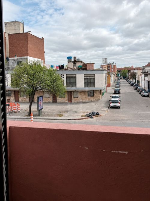 Alquiler Amplio Apartamento de 3 Dormitorios – 2 Baños – Balcones – Zona Cordón · Foto 5