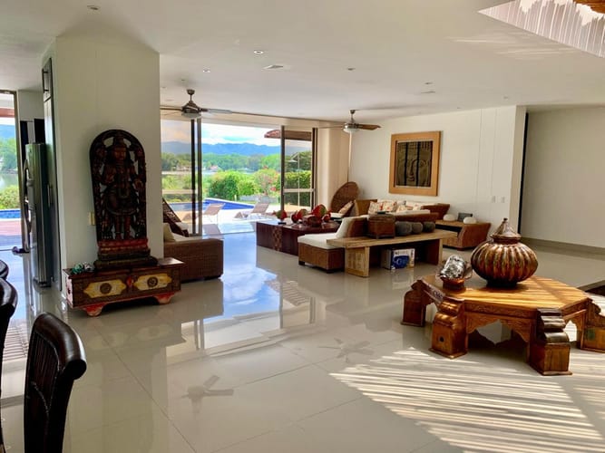 Casa de 4 alcobas en venta en Girardot, Girardot, 363 m² · foto 3 de 24
