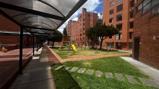 Apartamento de 3 alcobas en venta en La Esperanza Sur, Bogotá, 99 m² · foto 6 de 20