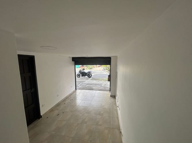 Local en arriendo en Alcala, Envigado, 20 m² · foto 2 de 5