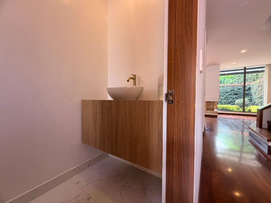 Casa en venta en Guaymaral, Bogotá · foto 3 de 24