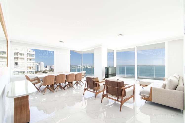 Paramount De Tres Dormitorios En Suites + Dependencia En Alquiler · Foto 1