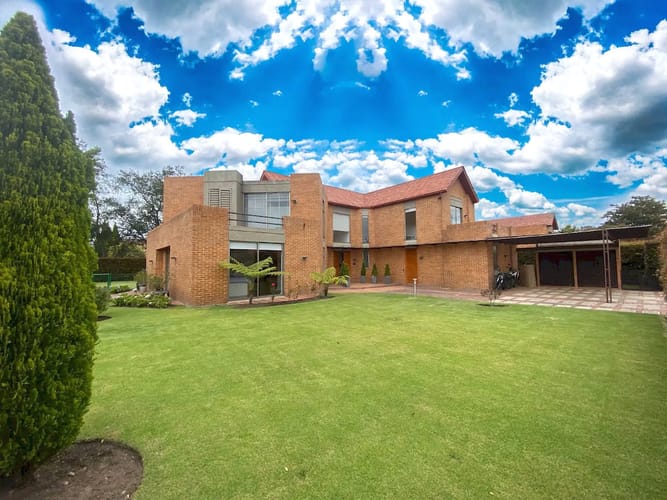 Casa de 4 alcobas en venta en Lagos De Torca, Bogotá, 420 m² · foto 2 de 24