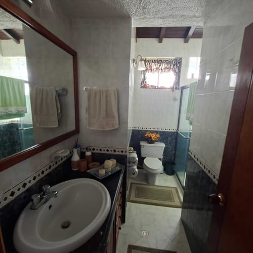 Casa de 5 alcobas en venta en Lagos Del Cacique, Bucaramanga, 640 m² · foto 18 de 21