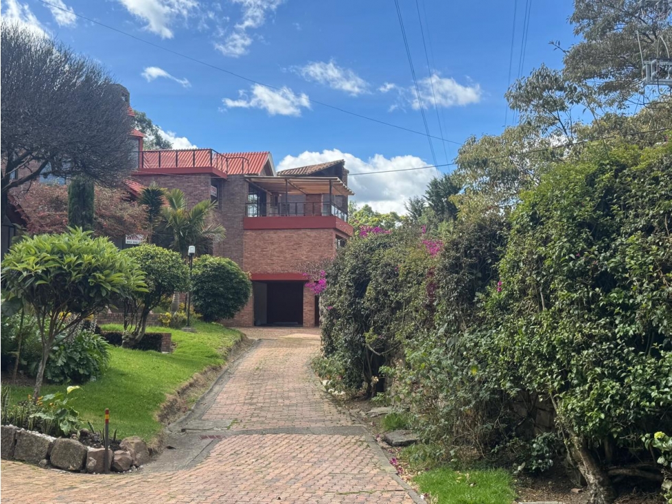 Casa en venta en Cerros De Suba, Bogotá · foto 2 de 24