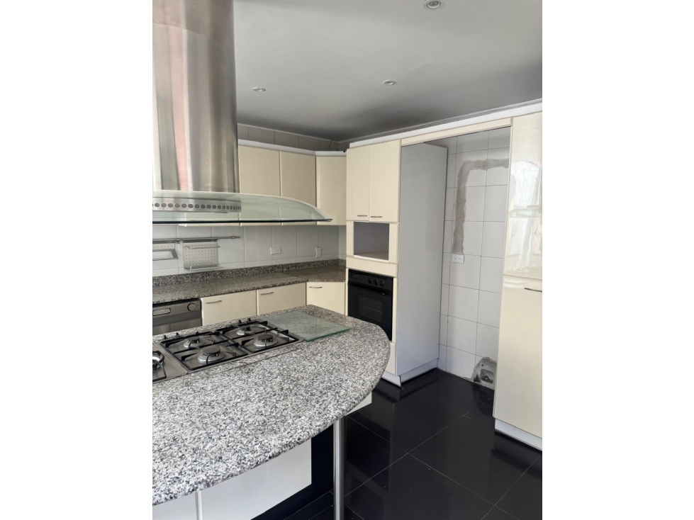 Casa en venta en Cerros De Suba, Bogotá · foto 8 de 24