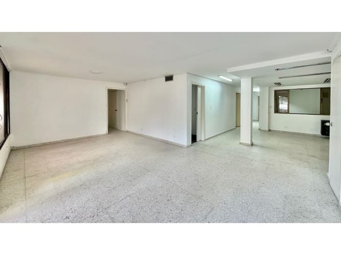 Casa de 7 alcobas en venta en Versalles, Cali, 222 m² · foto 4 de 24