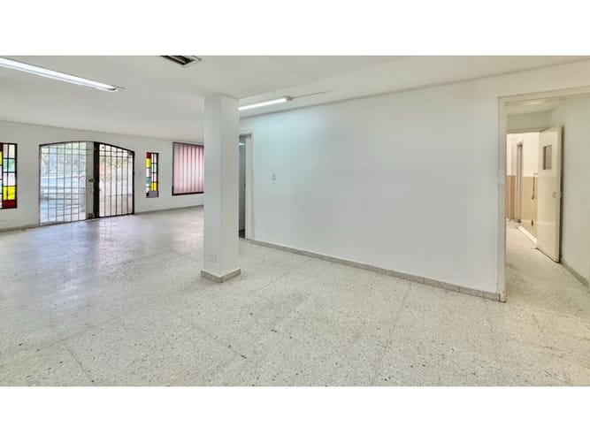 Casa de 7 alcobas en venta en Versalles, Cali, 222 m² · foto 5 de 24