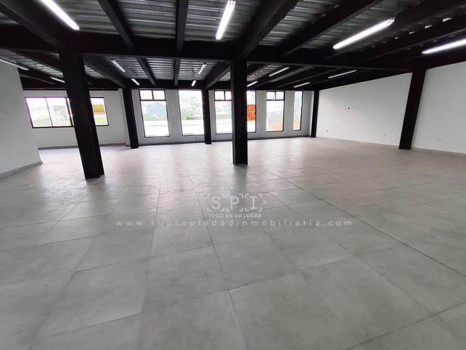 Bodega en arriendo en Laureles, Medellín, 120 m² · foto 3 de 12