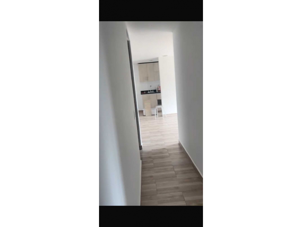 Apartamento en venta en Loma De Los Bernal, Medellín · foto 3 de 20