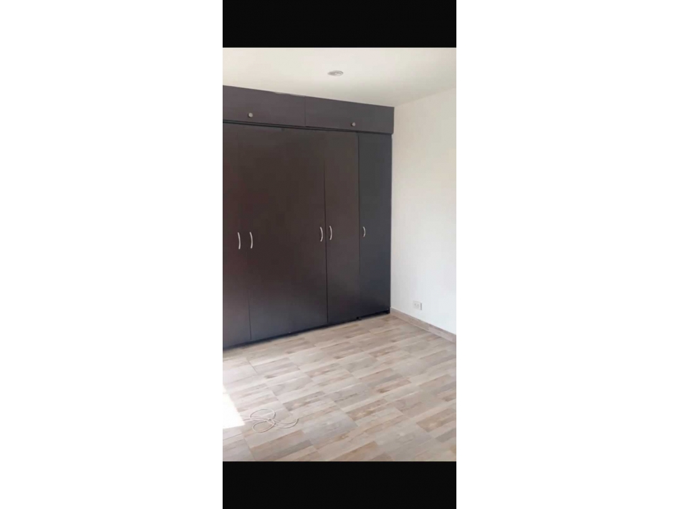 Apartamento en venta en Loma De Los Bernal, Medellín · foto 15 de 20