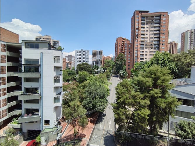 Apartamento de 2 alcobas en venta en El Poblado, Medellín, 69 m² · foto 4 de 18