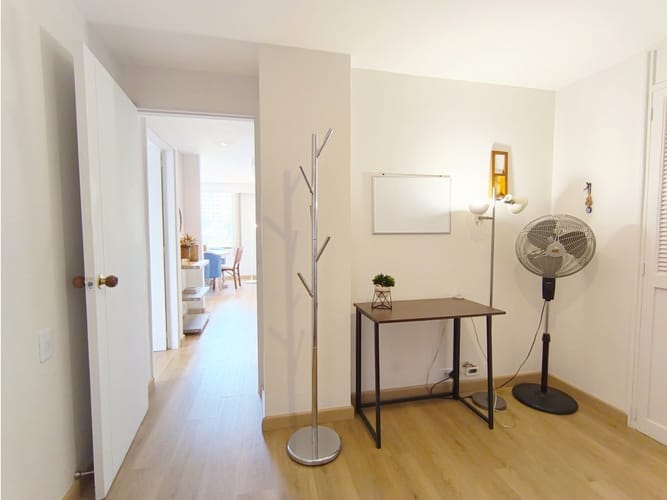 Apartamento de 2 alcobas en venta en El Poblado, Medellín, 69 m² · foto 17 de 18
