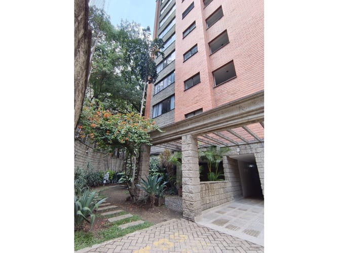 Apartamento de 2 alcobas en venta en El Poblado, Medellín, 69 m² · foto 18 de 18